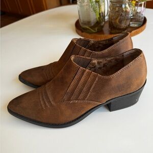 White Mountain * Brown Western bootie * size 10